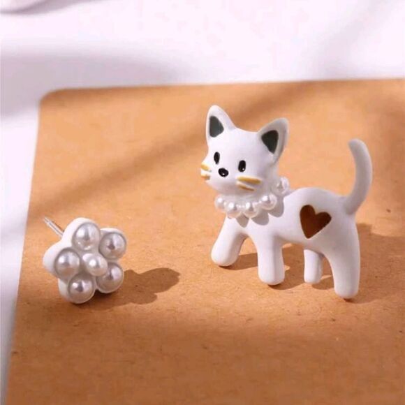 Flower Faux Pearl Stud Earrings Cat Design Earring - Picture 2 of 5